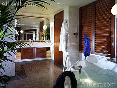 Four Seasons Hotel 10